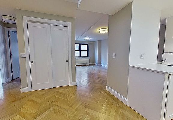 5th image of 160 E 88th St APT 8A