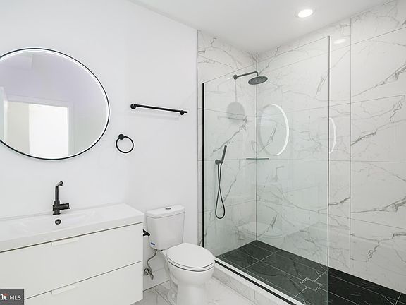 4th image of 640 Moore St Unit 302