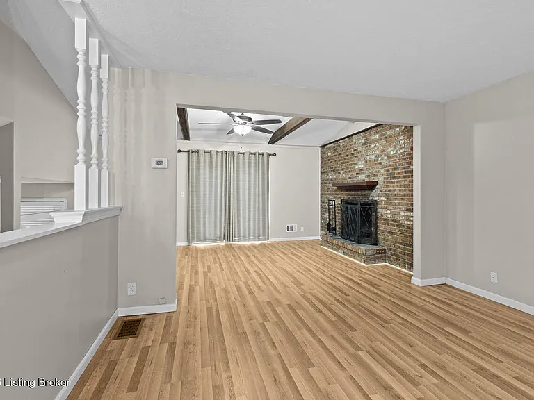 8016 Cortland Dr — Photo 2