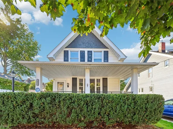 1638 Rosewood Ave, Lakewood, OH 44107