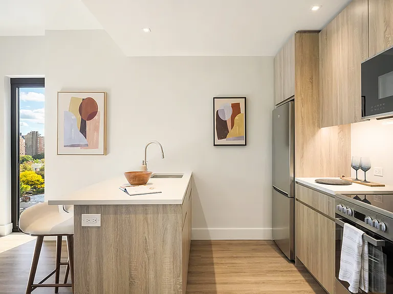 19 Rockwell Pl #24E — Photo 6