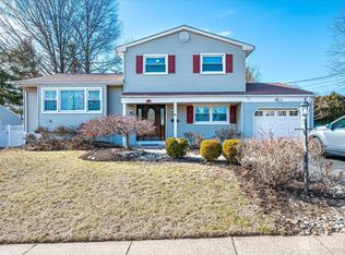 79 Beechwood Ave, Edison, NJ 08837
