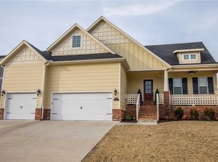 1006 Chancery Ln, Cave Springs, AR 72718