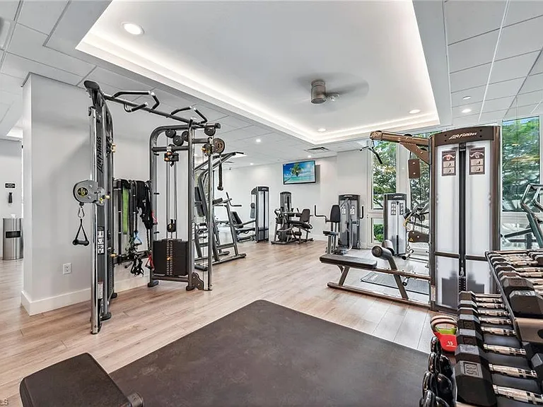 4031 Gulf Shore Blvd N #3B — Photo 24