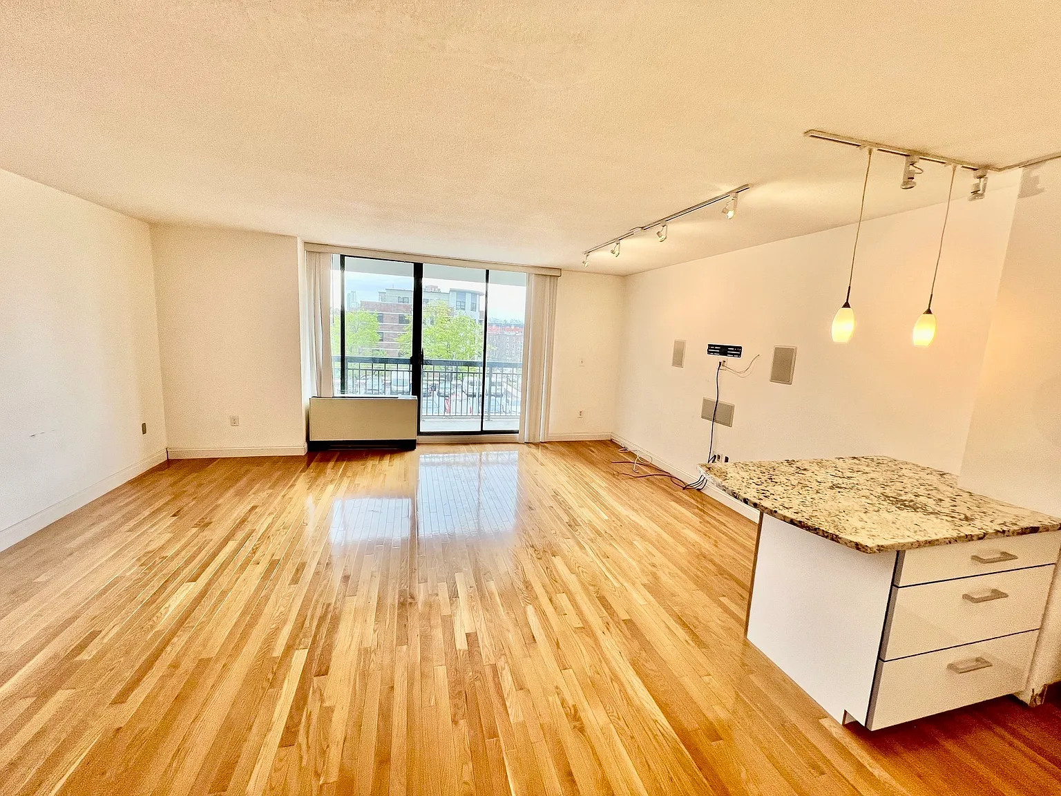 Studio, 1.0 bath, 479 sqft, $2,500 — Photo 3