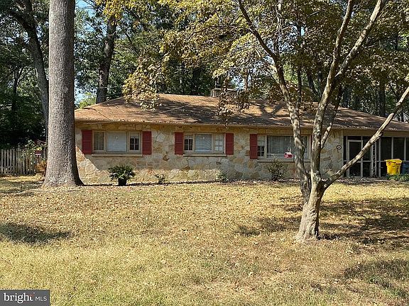 3rd image of 203 Kathleen Ave