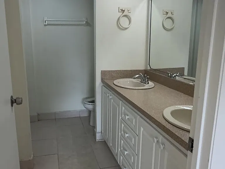 905 Southridge Rd #204A — Photo 4