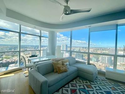 303 W Ohio St, Chicago, IL, 60610