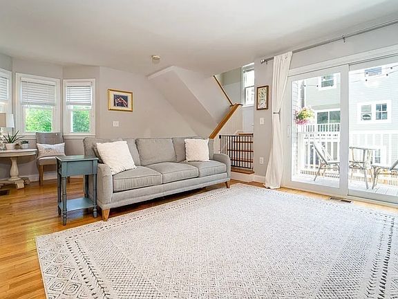 3rd image of 602 E 2nd St #C