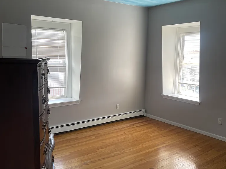 15 Albion St #2 — Photo 19