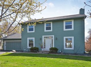 85 Castle Ridge Ct, Chanhassen, MN 55317