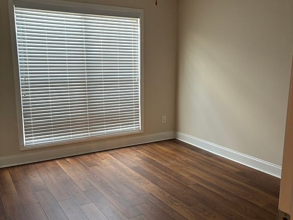 5th image of 105 Watson Dr