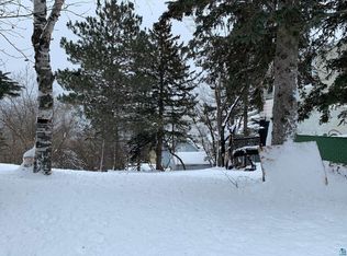 122 E 8th St, Duluth, MN 55805