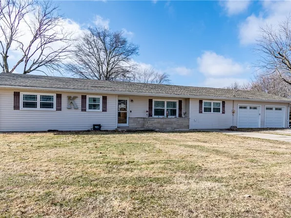 525 Sunset Dr, Mount Zion, IL 62549
