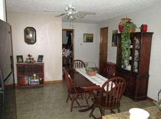 300 Appaloosa Trl, Ogden, KS 66517