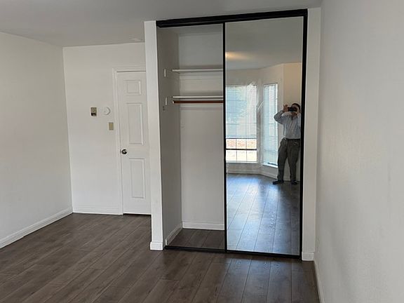 4th image of 327 24th Ave APT 2
