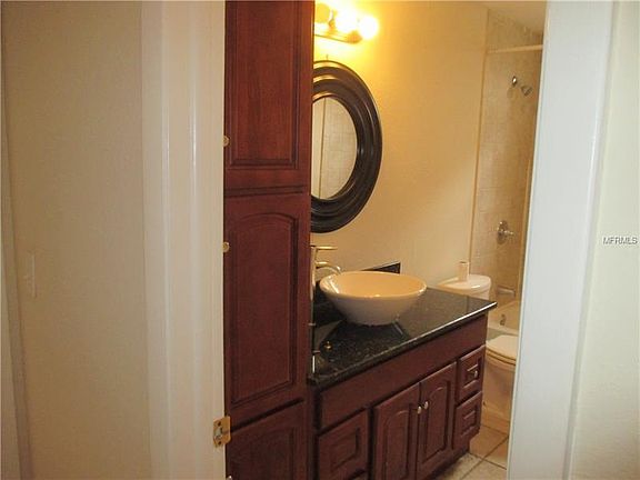 4th image of 203 S Westland Ave APT 1