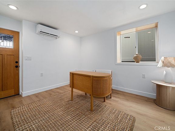 3rd image of 739 W 2nd St