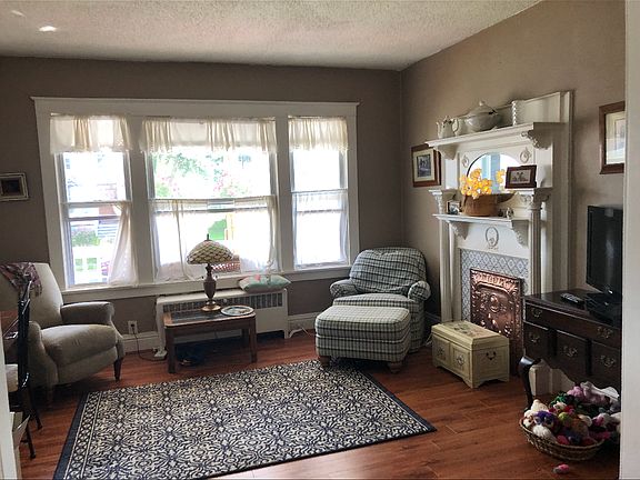 4th image of 505 Pawling Ave
