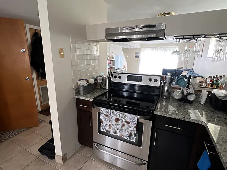 158 N Beacon St — Photo 10