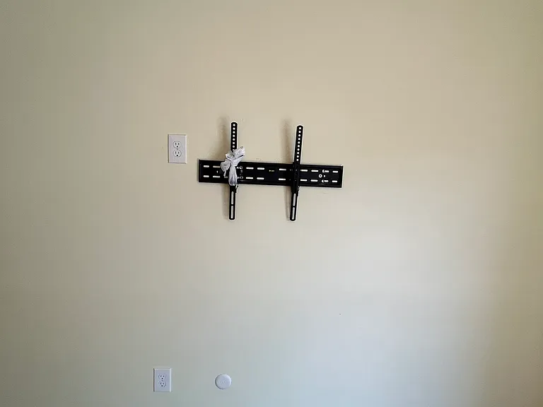 717 Westminster Ln — Photo 16