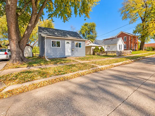 1313 E 5th St, Muscatine, IA 52761