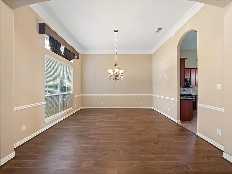 23010 Prairie Lake Ct — Photo 6