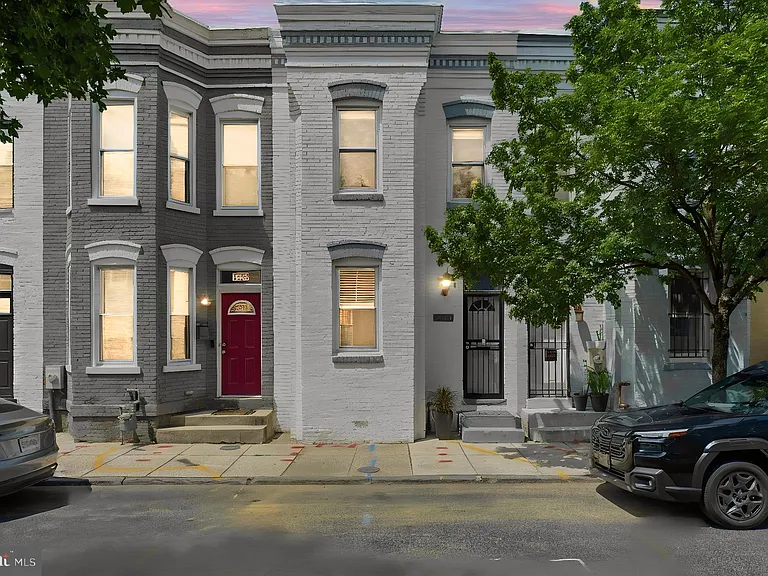 1230 Wylie St NE — Photo 1
