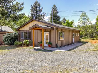 5916 Tunnel Loop Rd, Grants Pass, OR 97526