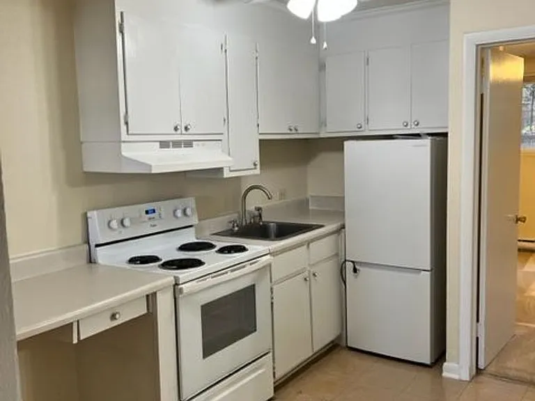 2121 Angus Rd — Photo 3