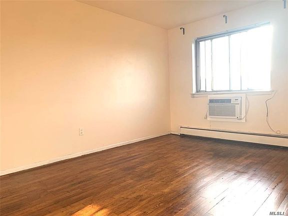 3rd image of 2247 38th St