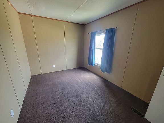 3rd image of 373 Bridlewood Dr