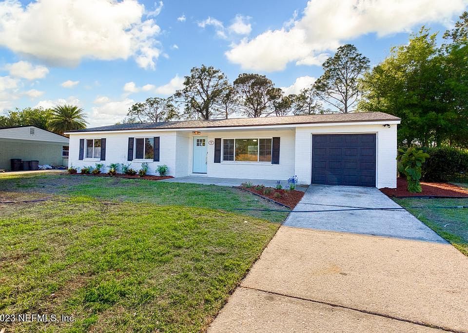 1st image of 83 DOLPHIN Boulevard