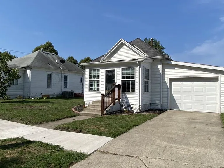 906 Church St — Photo 1