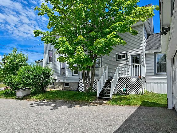 4th image of 455 Bridge St #1