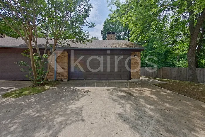 2140 Woodnote Ln — Photo 2