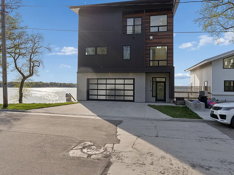 2721 S Lakeview Dr #1 — Photo 59