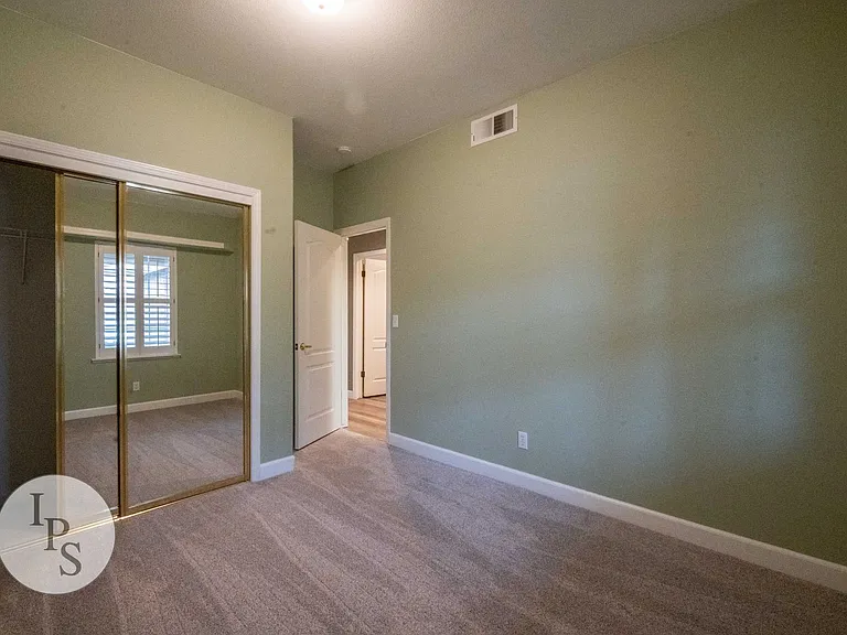 1891 E Oak Haven Dr — Photo 18