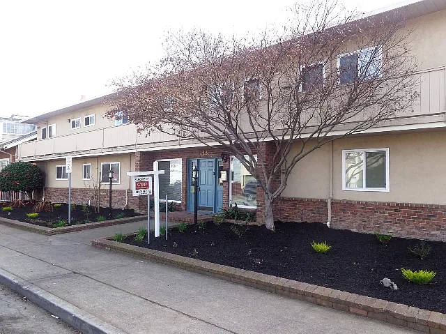 Stoakes Apartments