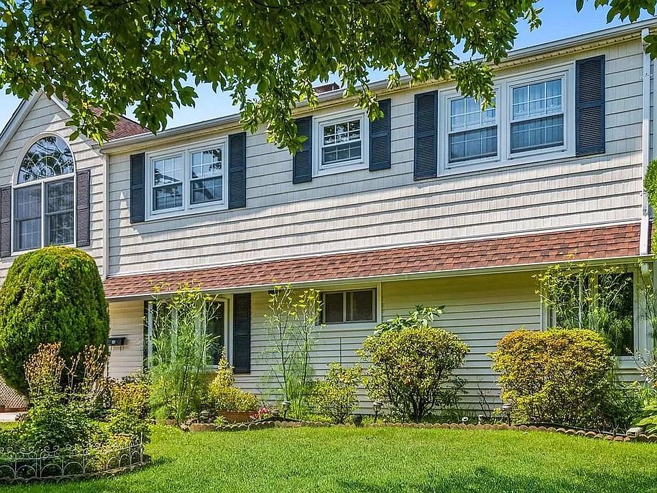1st image of 25 Eagle Ln