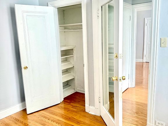 4th image of 6101 N Sheridan Rd APT 11E