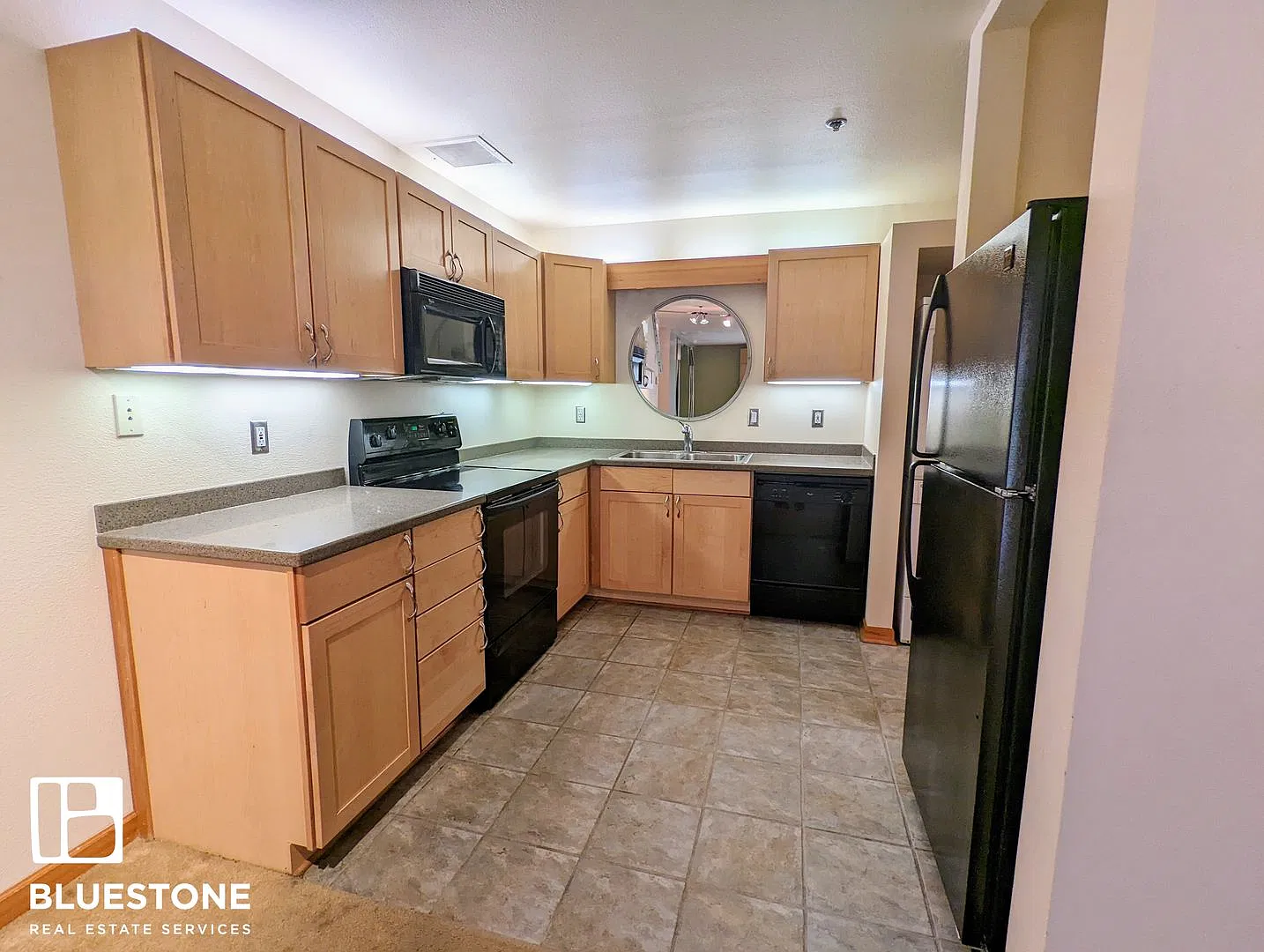 Stunning Downtown Condo with River Views, Included Amenities and a Pool ! — Photo 2