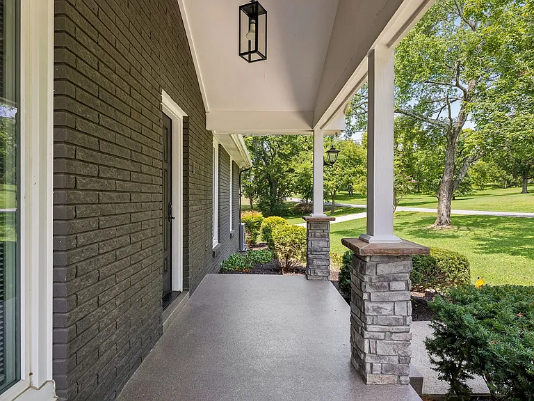 326 Draper Cir — Photo 4