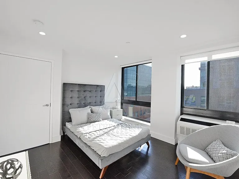 2183 3rd Ave #203 — Photo 5