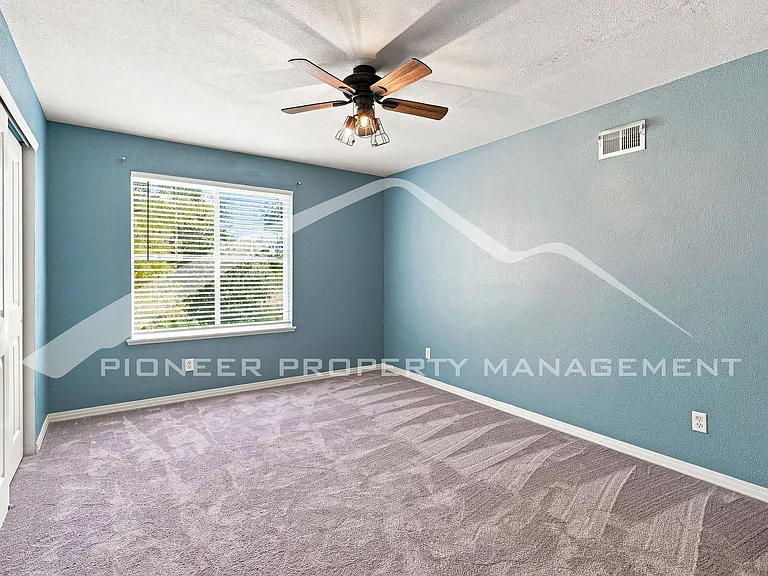 1820 Great Western Dr — Photo 25