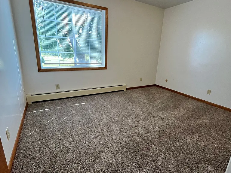 3505 S Hawthorne Ave — Photo 15