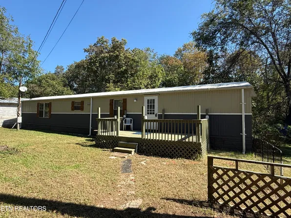 627 Clinch Ave, Clinton, TN 37716