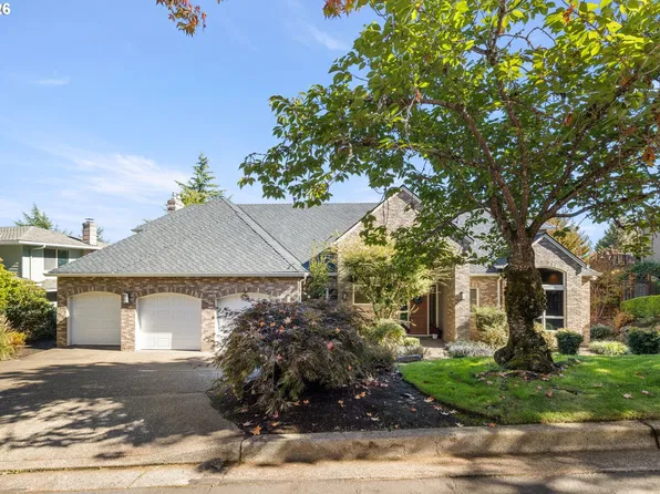 17485 Brookhurst Dr, Lake Oswego, OR 97034