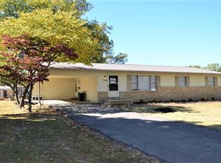 712 S Park Ln, Dexter, MO 63841