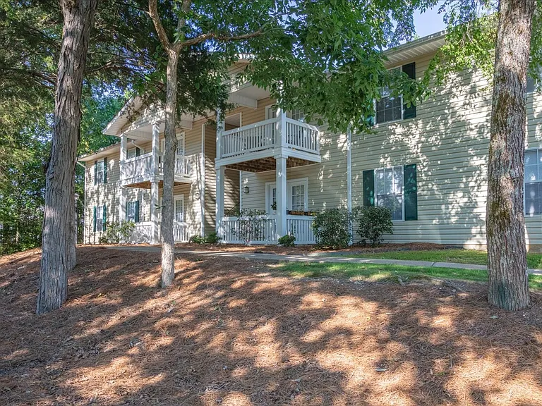 Briarwood Apartments — Photo 23